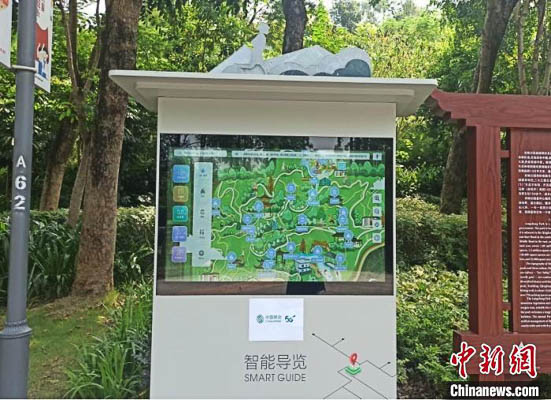 龙江镇如何利用手绘地图创新语音导览的形式和模式，提高游客的满意度？
